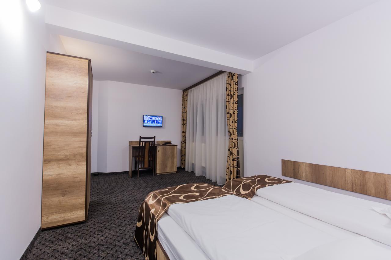 Hotel Raxand Residence Mioveni Dış mekan fotoğraf